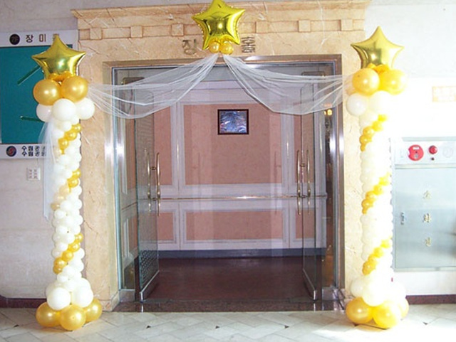 황금색기둥 입구장식(울산풍선출장설치)